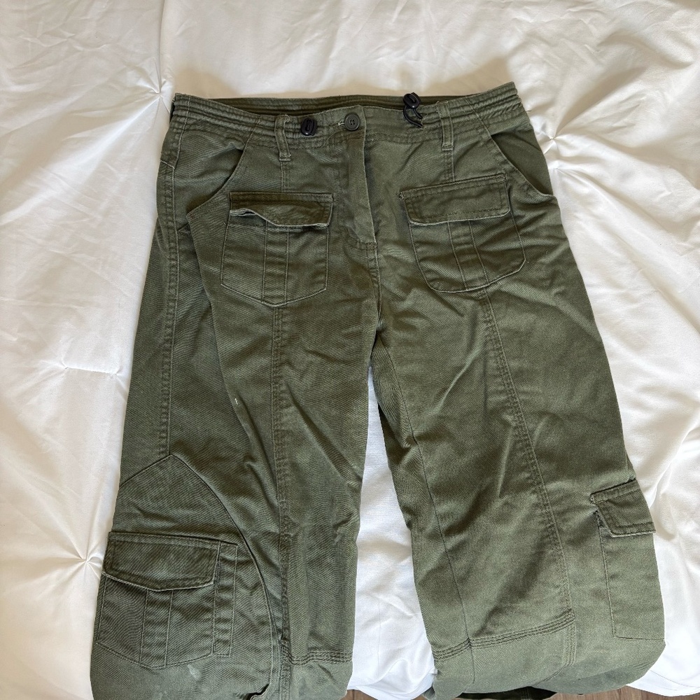 BRANDY MELVILLE GREEN KIM CARGO PANTS